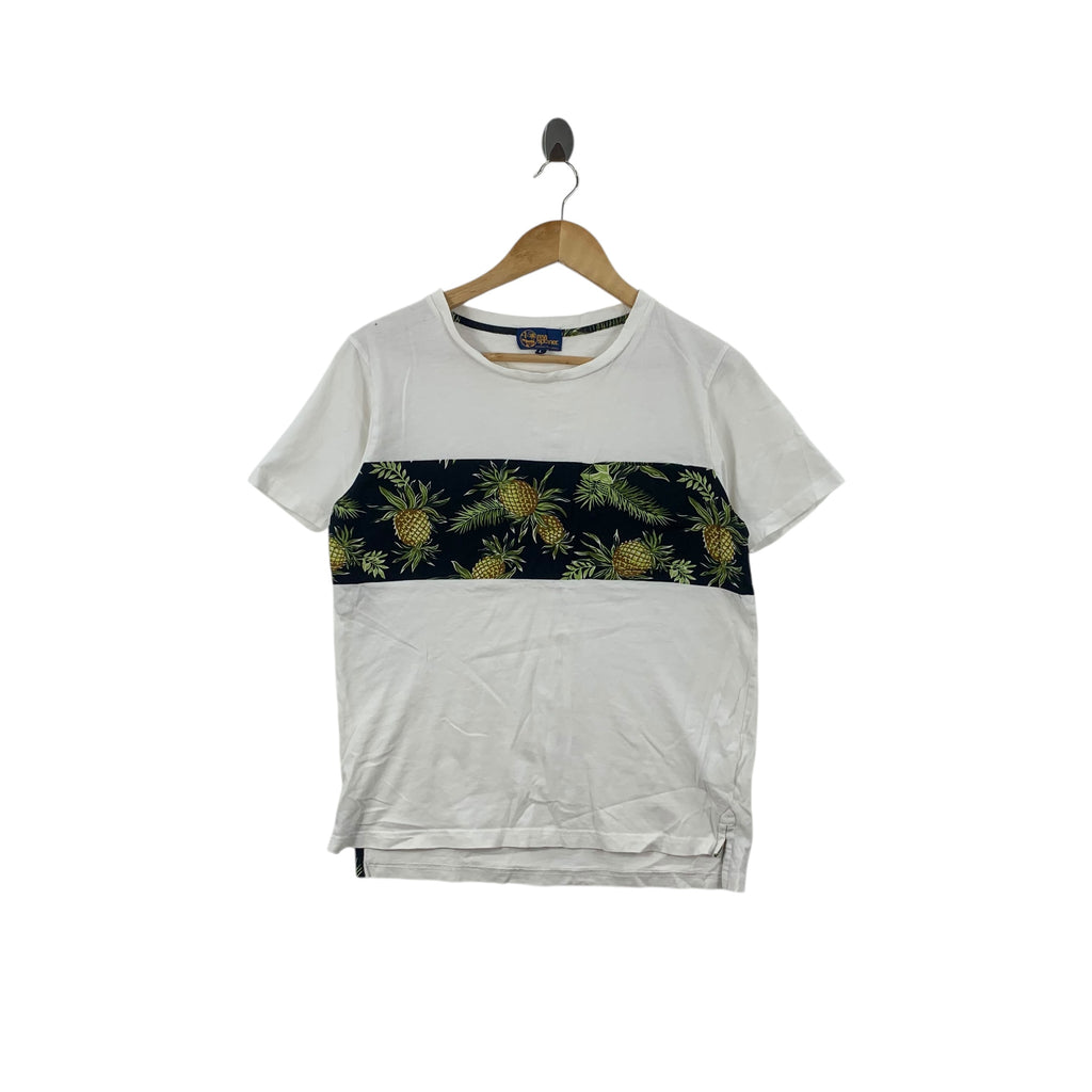 REYN SPOONER HAWAII Pineapple Over Print Tee Shirt Top Beach Vacation Surf