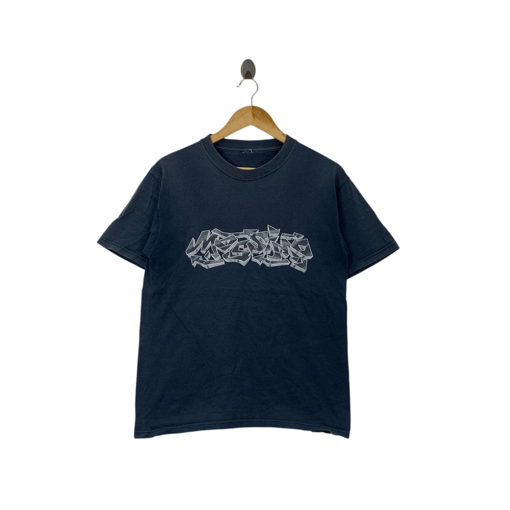Vintage MOSSIMO GRAFFITI LOGO Natural Sun Faded Tee Shirt Top Modern Streetwear