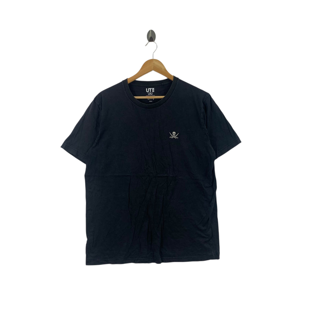 UNIQLO x PIRATES OF THE CARIBBEAN Movie Film Tee Shirt Top Ready For Battle