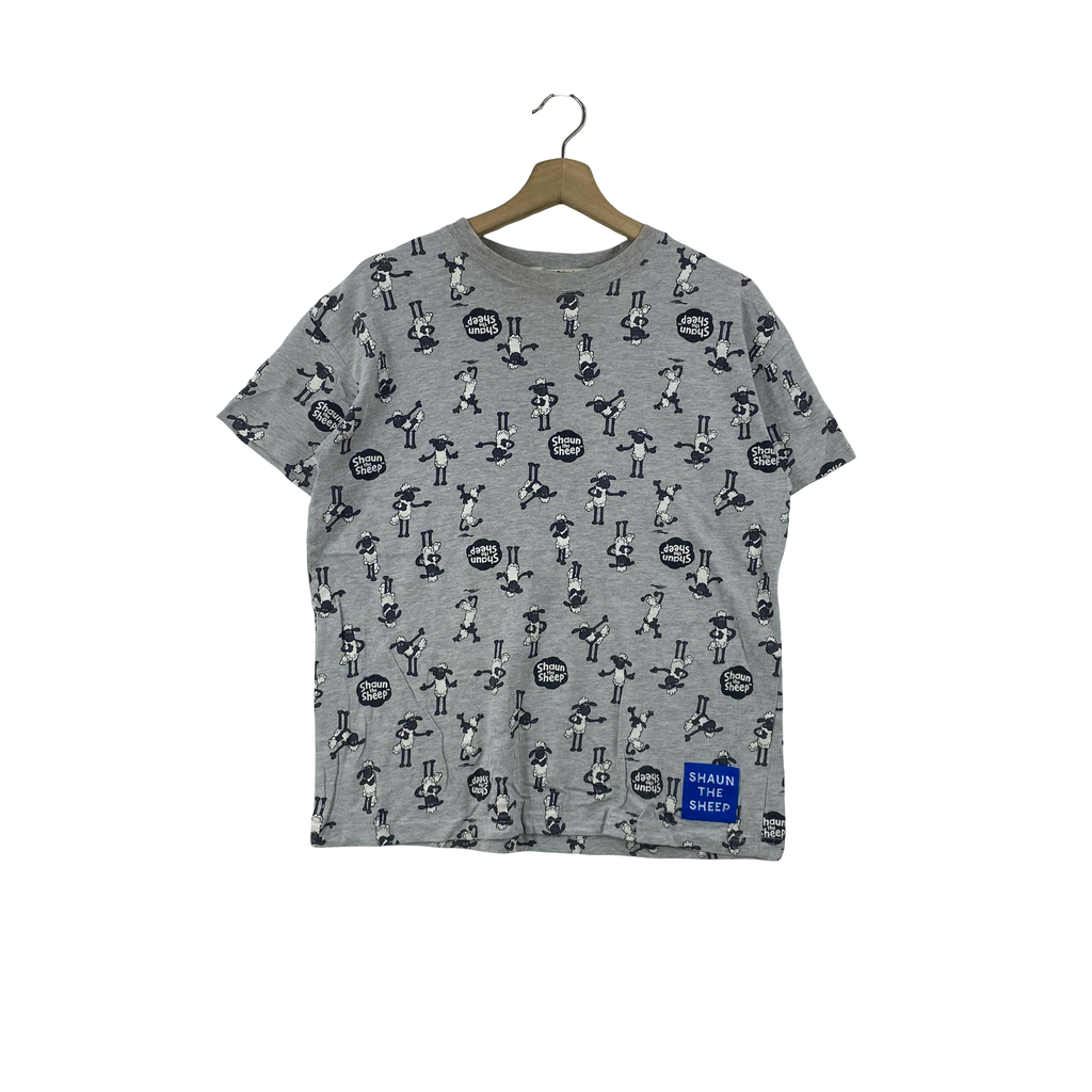 Vintage SHAUN THE SHEEP All Over Print Graphic Cartoon Character Aardman Animations Casual Tee Shirt