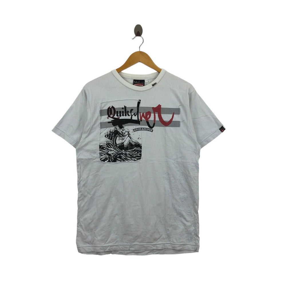 Vintage QUIKSILVER SURFING Old English Text Hawaii Tee Shirt Summer Honolulu