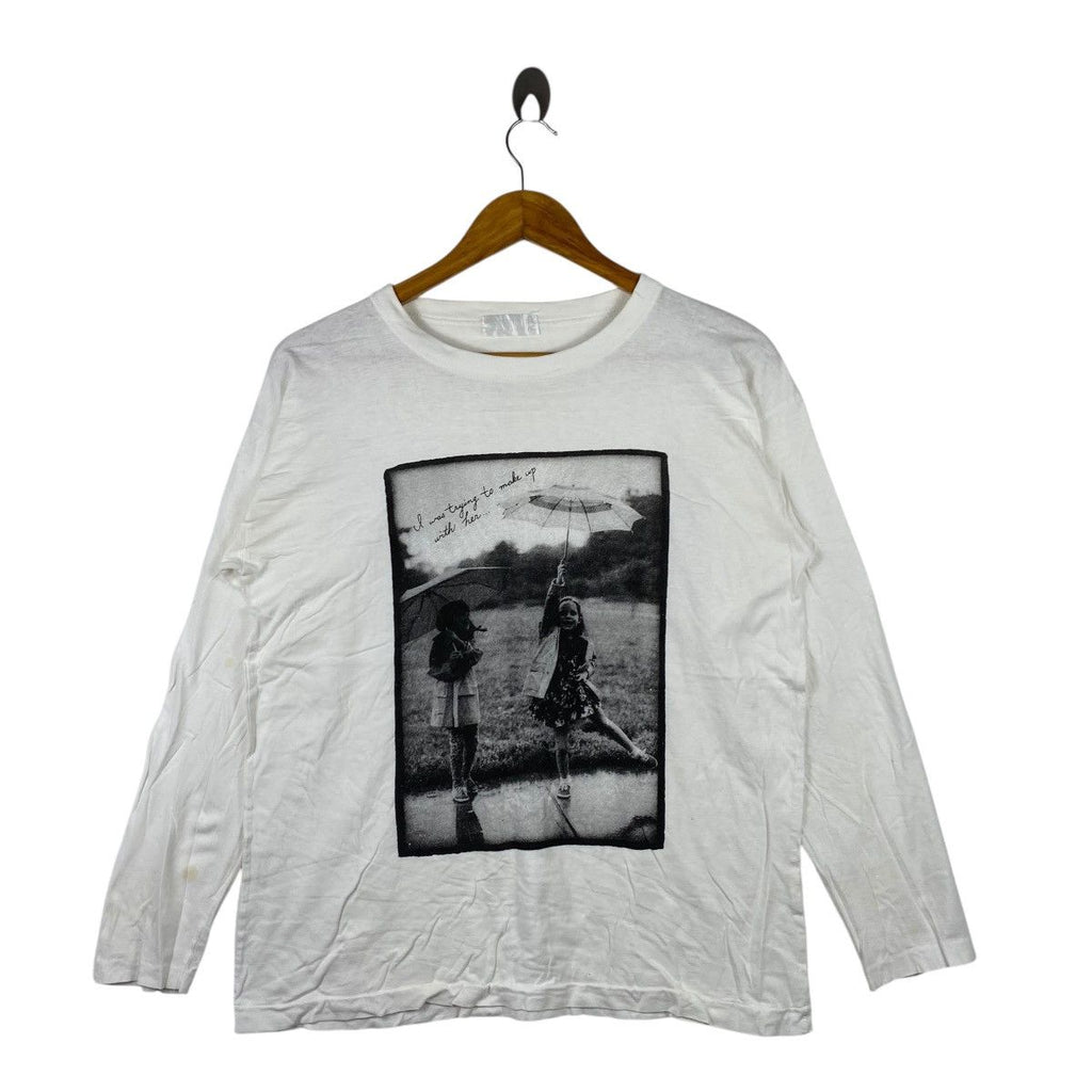 Vintage PHOTOGRAPH FOTOFOLIO Umbrella Girls Tee Shirt Top Best Friends In The Rain